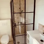 Trinity Newport نيوبورت