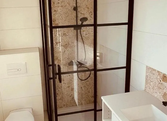 Trinity Newport 니우포르트